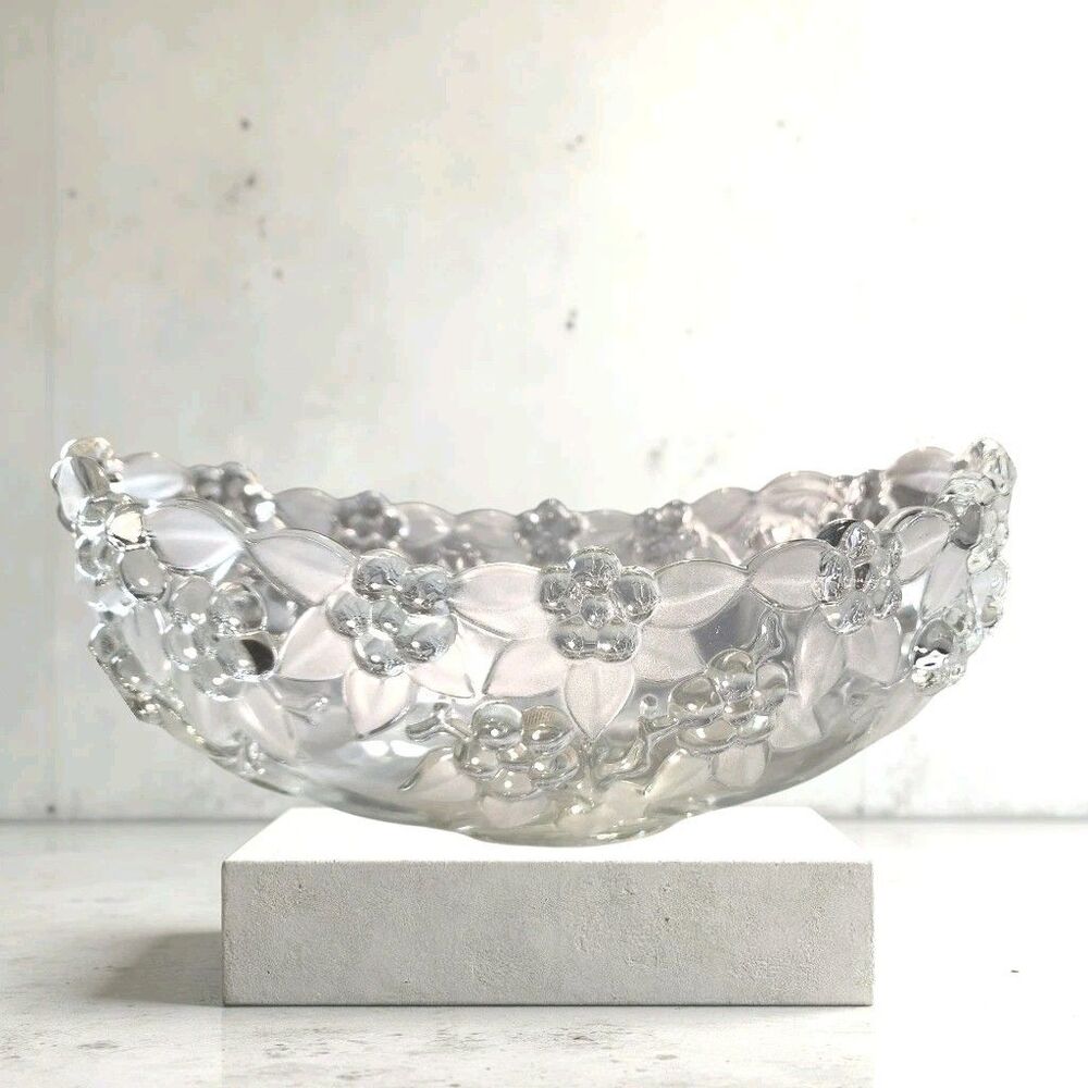 Mikasa Walther Crystal Fruit Bowl Raised Flowers Frosted Leaves West Germany